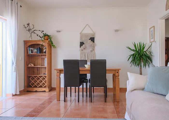 Charming - Walk To & Historic Centre Apartment *