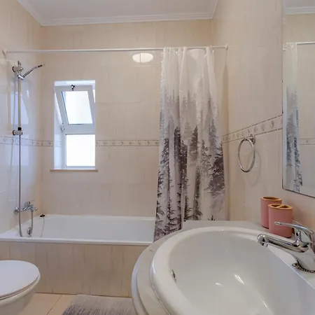 Charming - Walk To & Historic Centre *