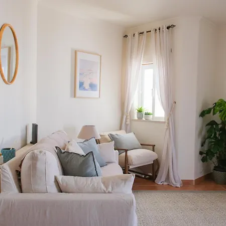 Charming - Walk To & Historic Centre ラゴス