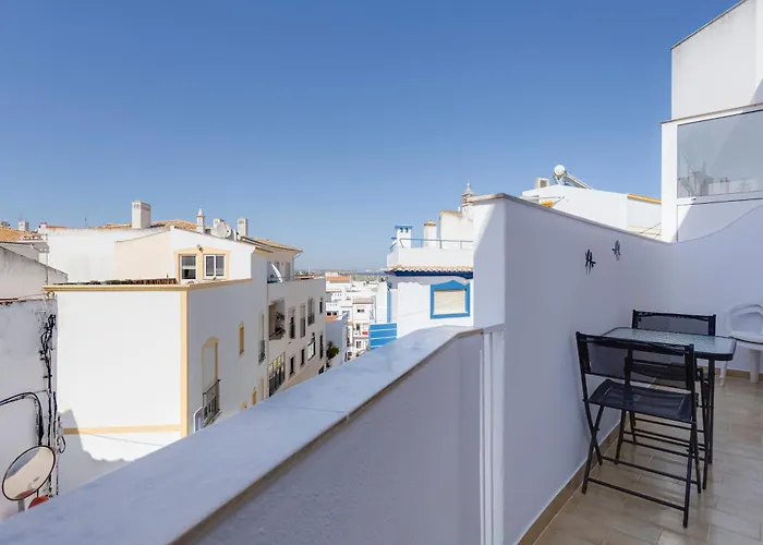 Charming - Walk To & Historic Centre 公寓