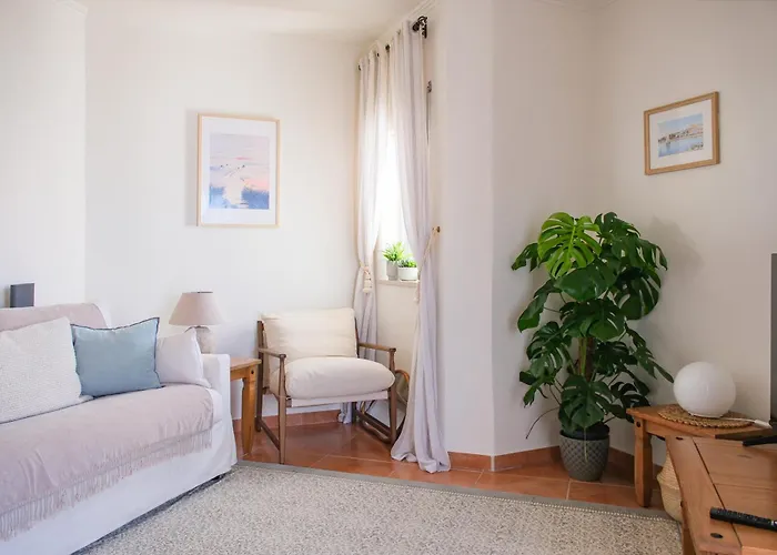 Charming - Walk To & Historic Centre *