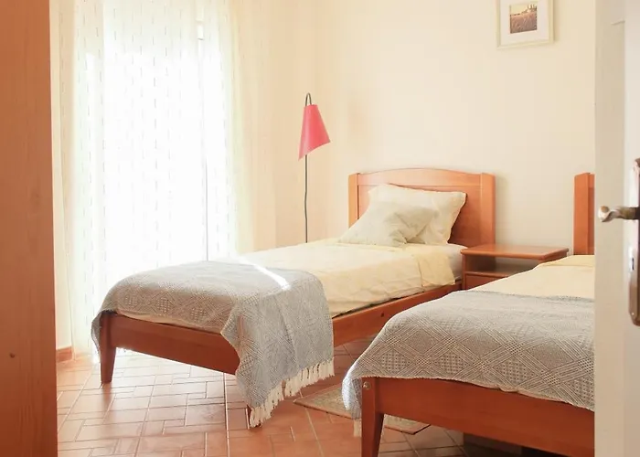 Charming - Walk To & Historic Centre 公寓