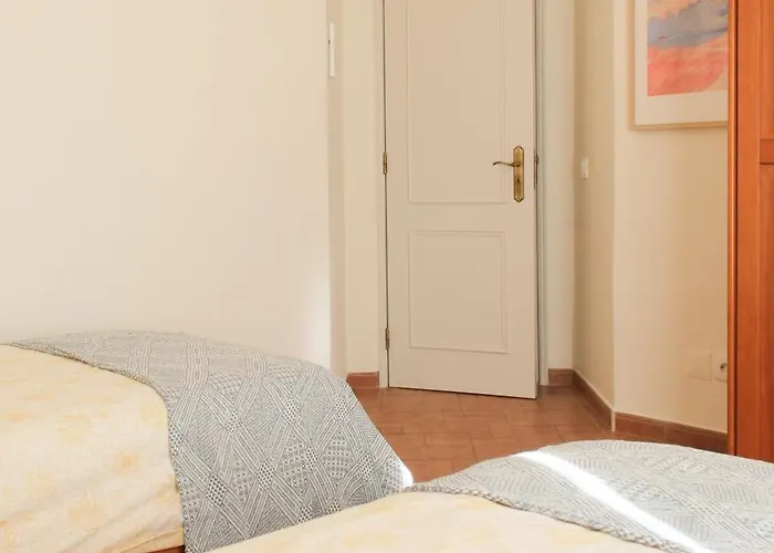 Charming - Walk To & Historic Centre *