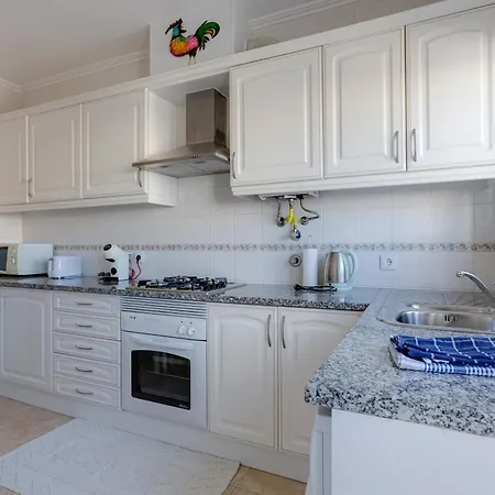 Charming - Walk To & Historic Centre