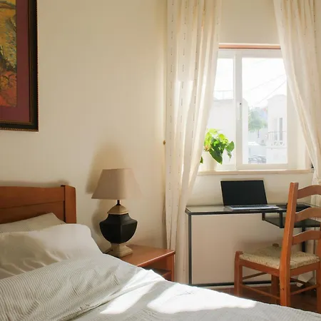 Charming - Walk To & Historic Centre דירה לאגוּ‏ש