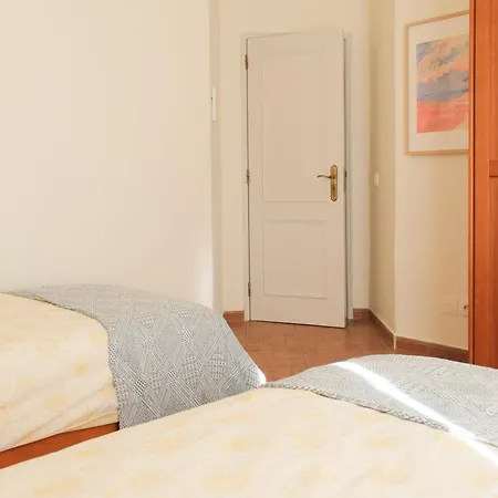 Charming - Walk To & Historic Centre *