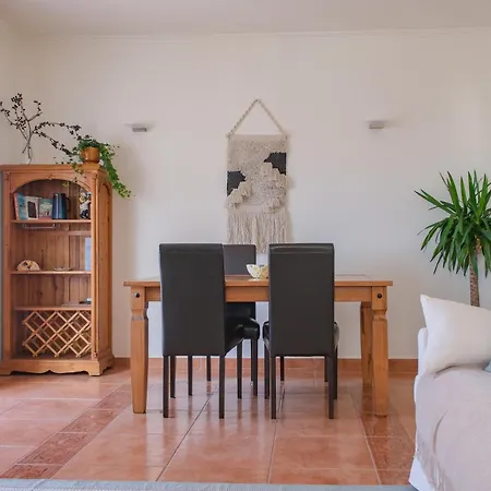 Charming - Walk To & Historic Centre Apartament *